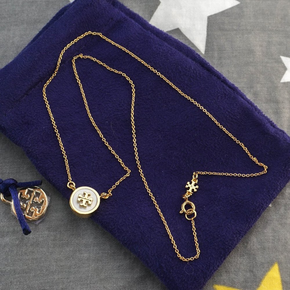 Tory Burch Kira Enamel Pendant Necklace in White (Brand New with Dust Bag)